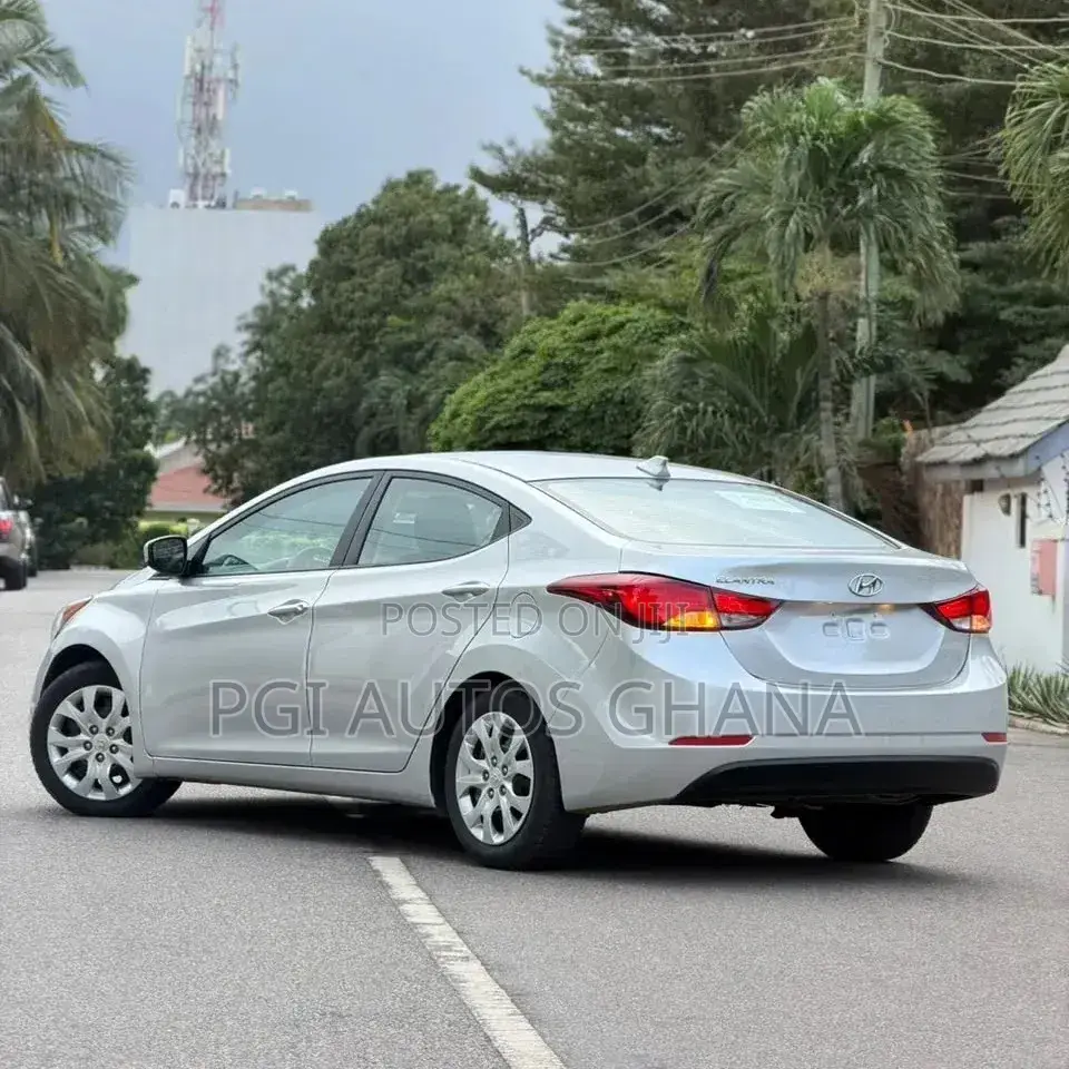 Hyundai Elantra SE Sedan FWD (1.8L 4cyl 6A) 2016 Silver