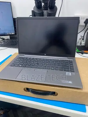 Laptop HP ZBook Firefly G8 16GB Intel Core i7 SSD 512GB