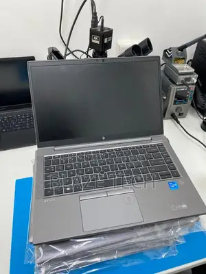 Laptop HP ZBook Firefly G8 16GB Intel Core i7 SSD 512GB