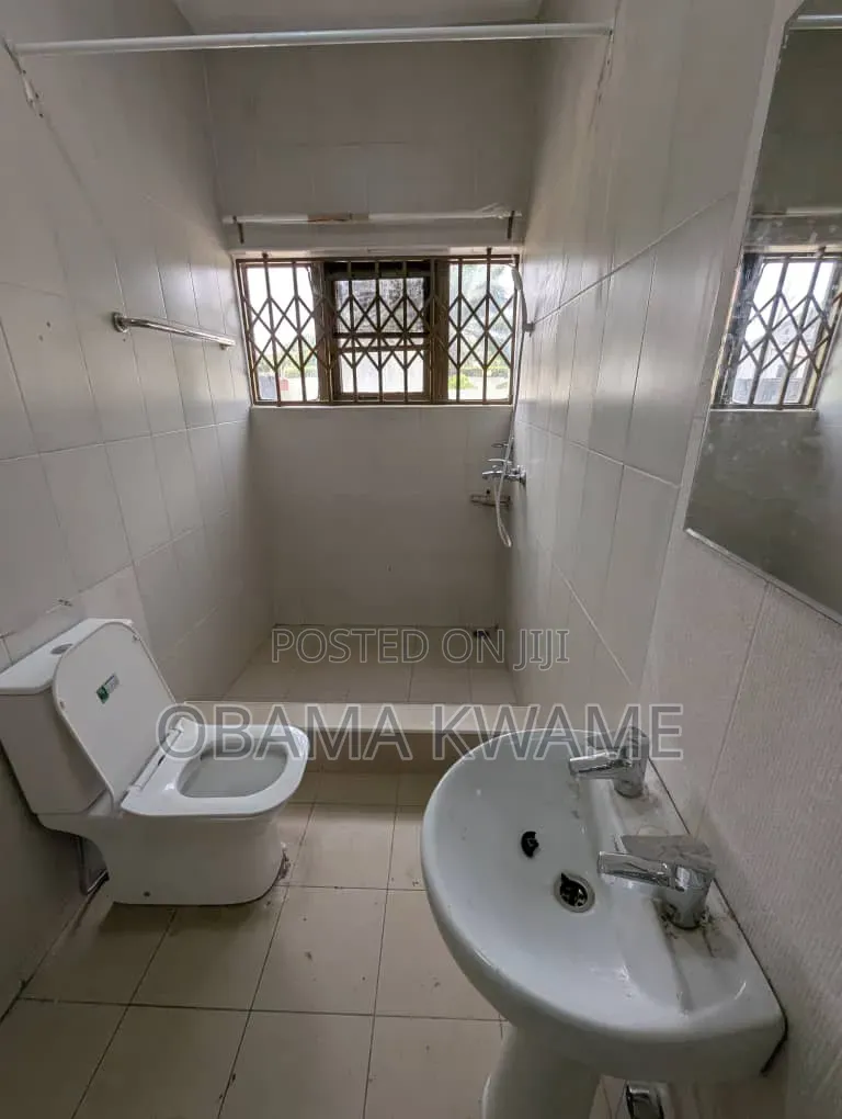 2bdrm Apartment in Laryea Homes, The Mall for rent