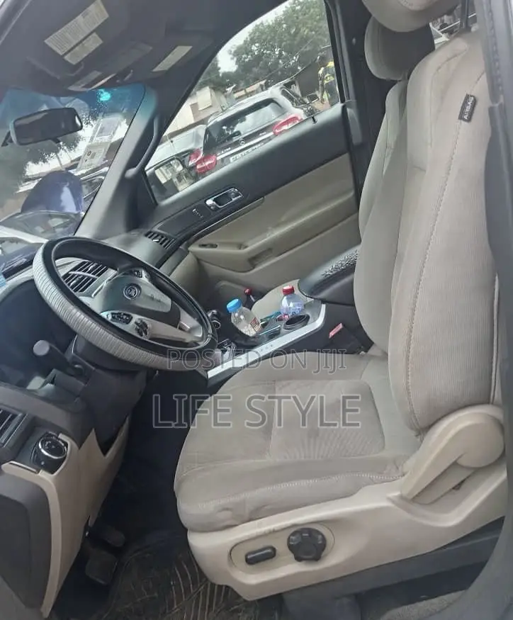 Ford Explorer 2016 Silver