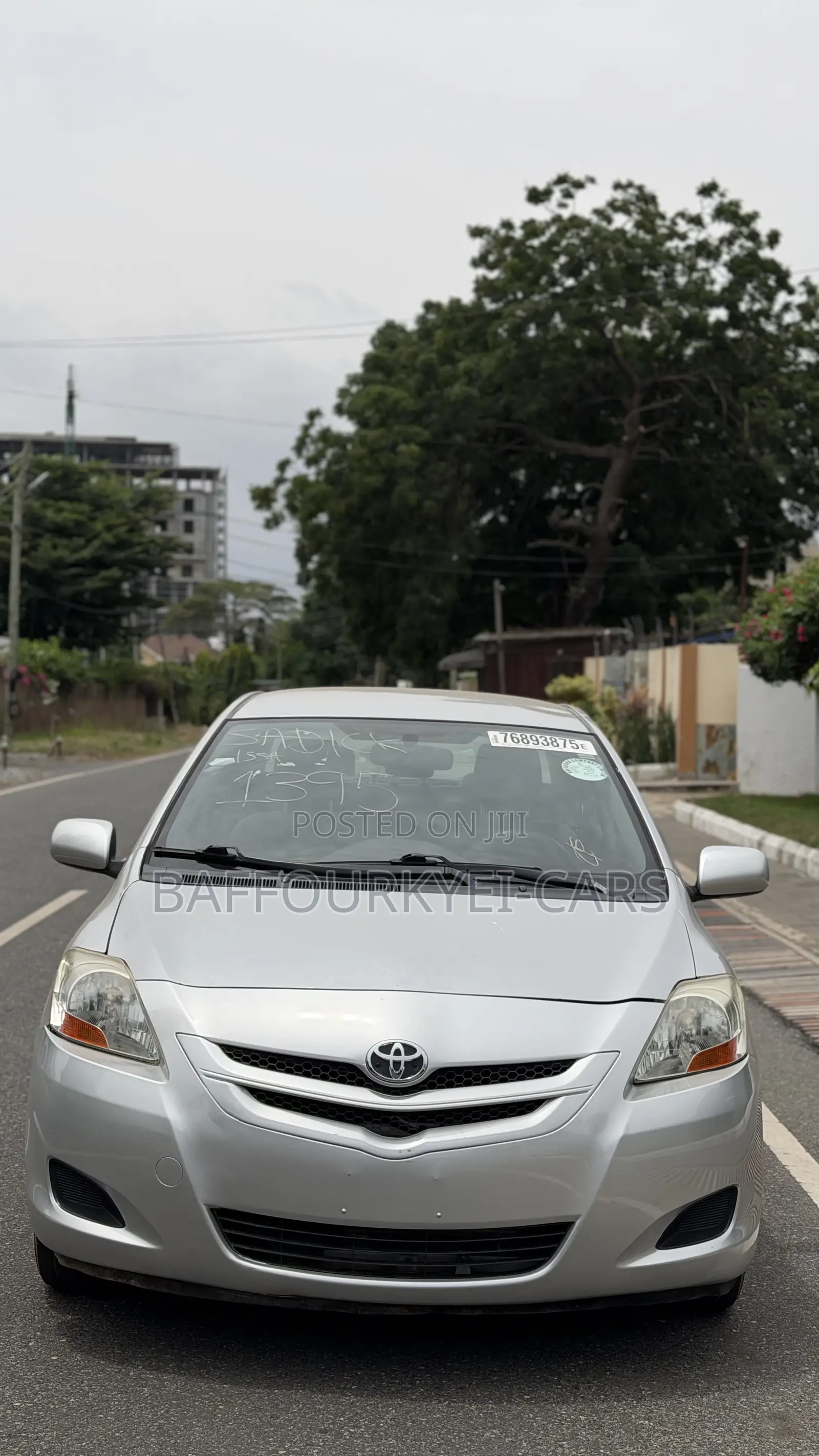 Toyota Yaris 2012 Silver