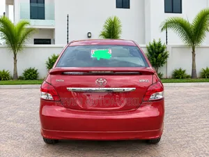 Toyota Yaris 2009 Red