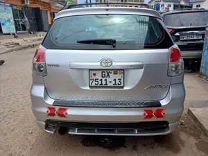Toyota Matrix Hatchback FWD (1.8L 4cyl 5M) 2010 Silver
