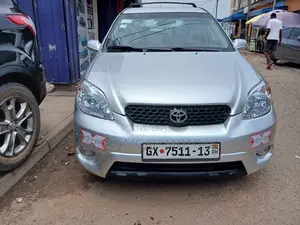Toyota Matrix Hatchback FWD (1.8L 4cyl 5M) 2010 Silver