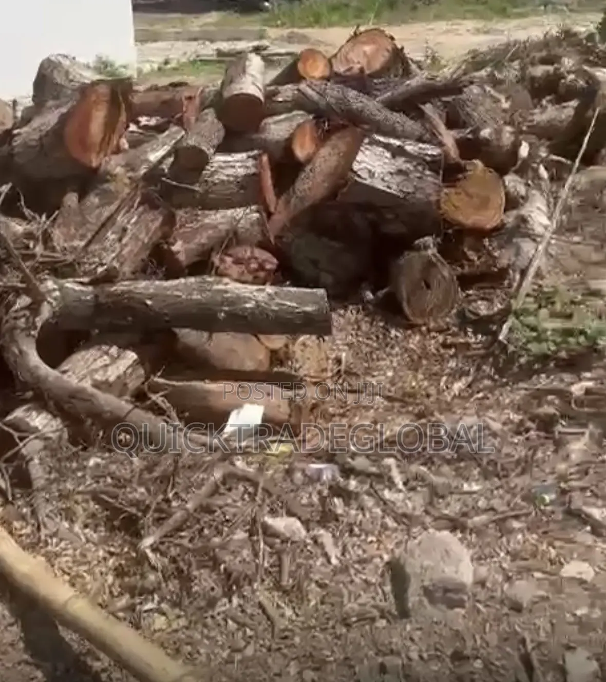 Hard Neem Firewood Logs Per Kia Ryno - Tema/Accra - Smoking Bakery
