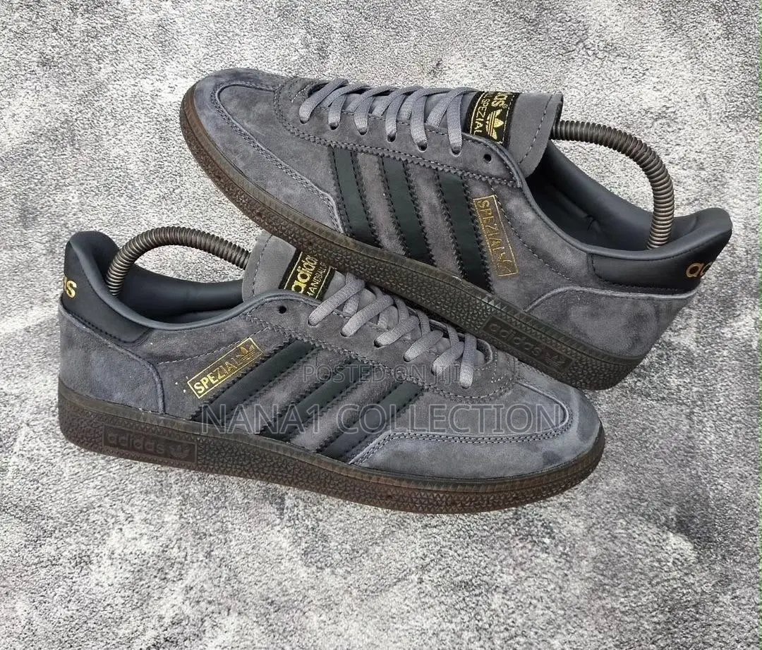 Adidas Handball Spezial in Earth Strata/Wonder White/Gum Sneakers