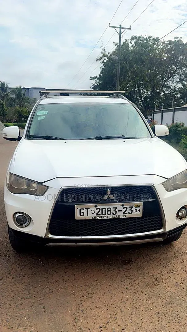 Mitsubishi Outlander 2013 White