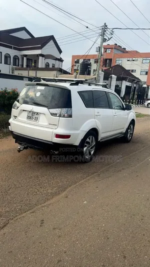 Mitsubishi Outlander 2013 White