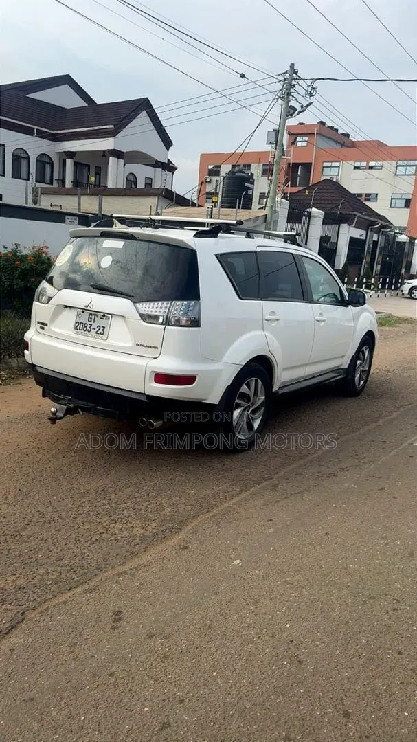 Mitsubishi Outlander 2013 White