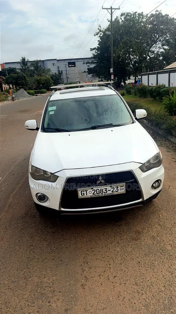 Mitsubishi Outlander 2013 White