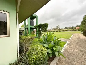 6bdrm House in Ghana Flag for sale