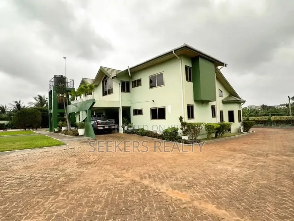 6bdrm House in Ghana Flag for sale