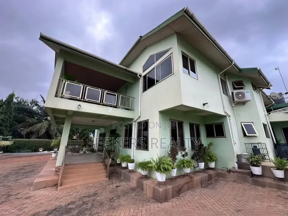 6bdrm House in Ghana Flag for sale