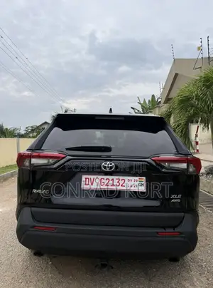 Toyota RAV4 XLE FWD 2023 Black