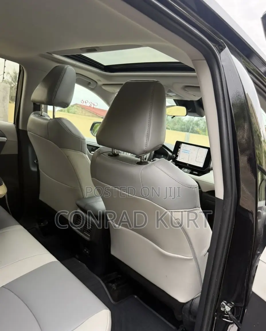 Toyota RAV4 XLE FWD 2023 Black
