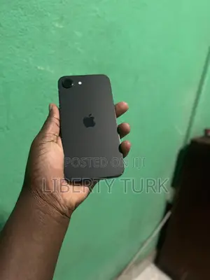 Apple iPhone 16e 128 GB Black