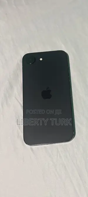 Apple iPhone 16e 128 GB Black