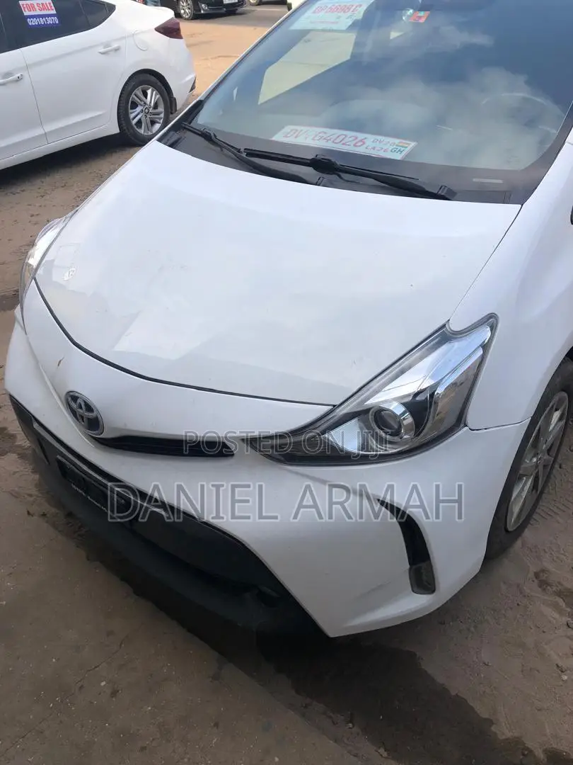 Toyota Prius 2015 White