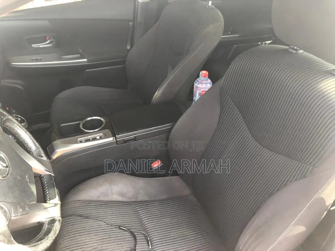 Toyota Prius 2015 White