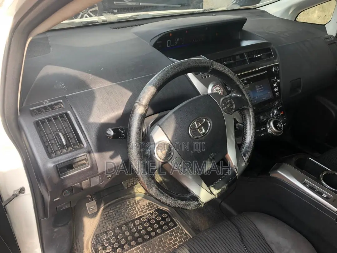 Toyota Prius 2015 White