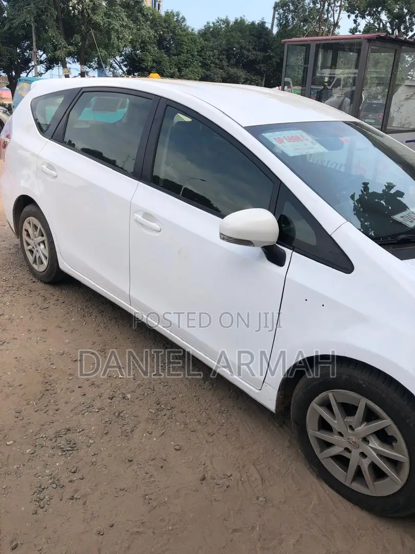 Toyota Prius 2015 White