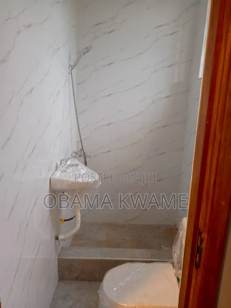 3bdrm Apartment in Laryea Homes, Lake Side Estate for rent