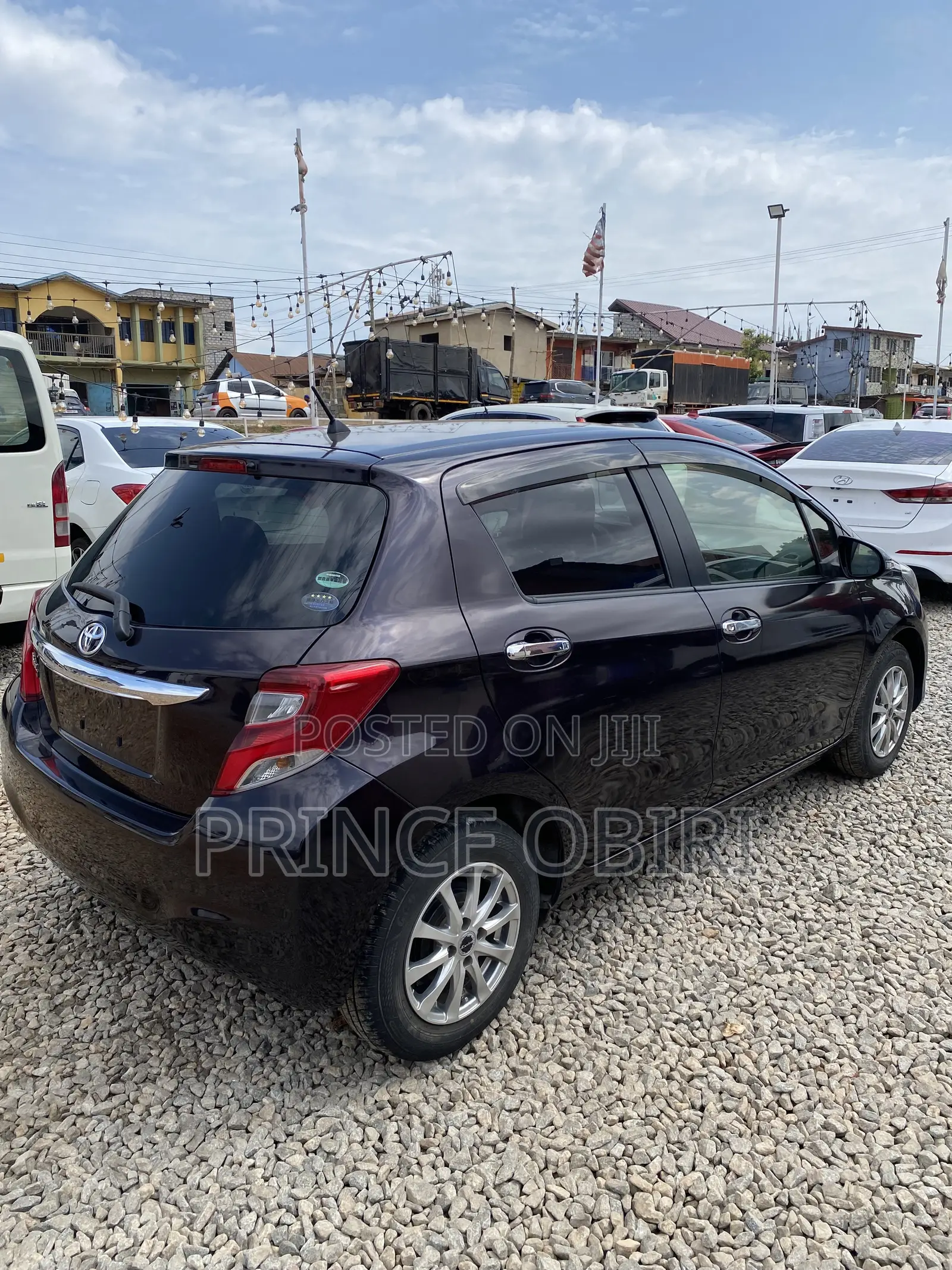 Toyota Vitz 1.3 AWD 3dr 2016 Burgundy