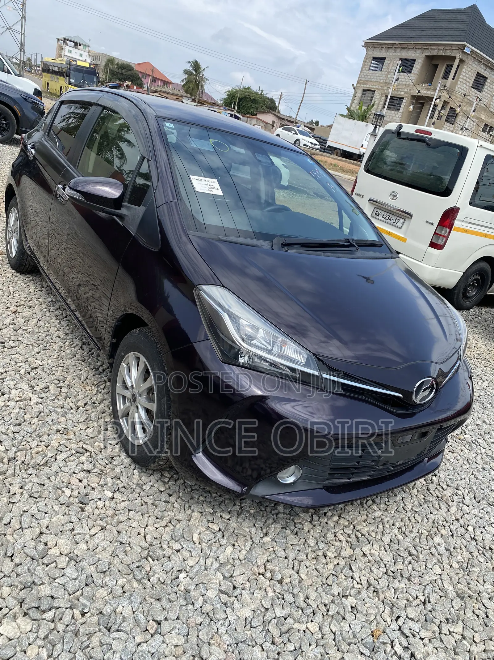 Toyota Vitz 1.3 AWD 3dr 2016 Burgundy
