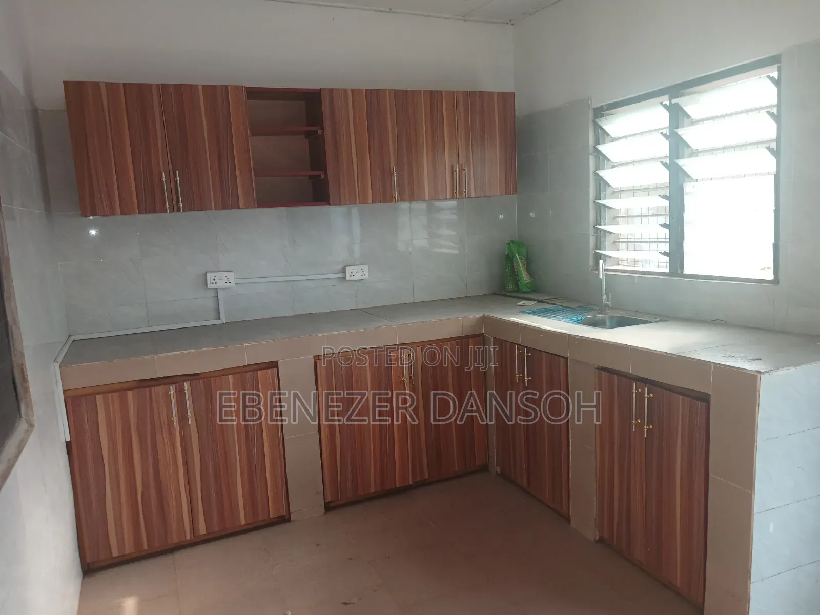 1bdrm Apartment in Telephone Pole, Tseaddo for rent