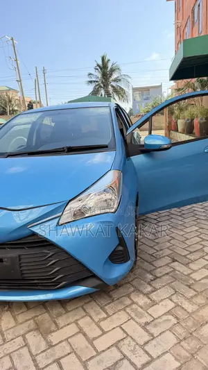Toyota Vitz 1.3 AWD 3dr 2017 Blue