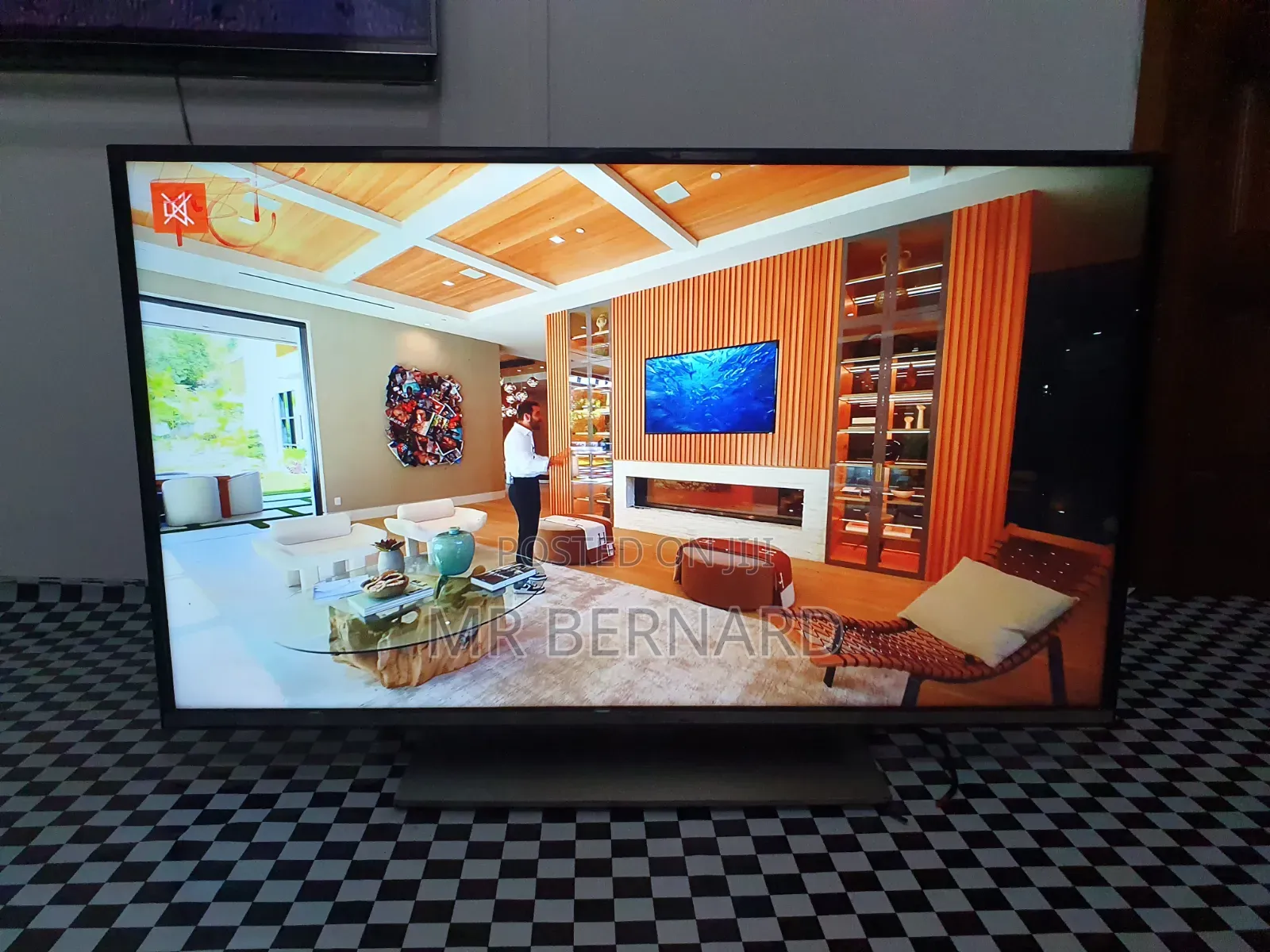 TV 32inches Smart Digital Satellite
