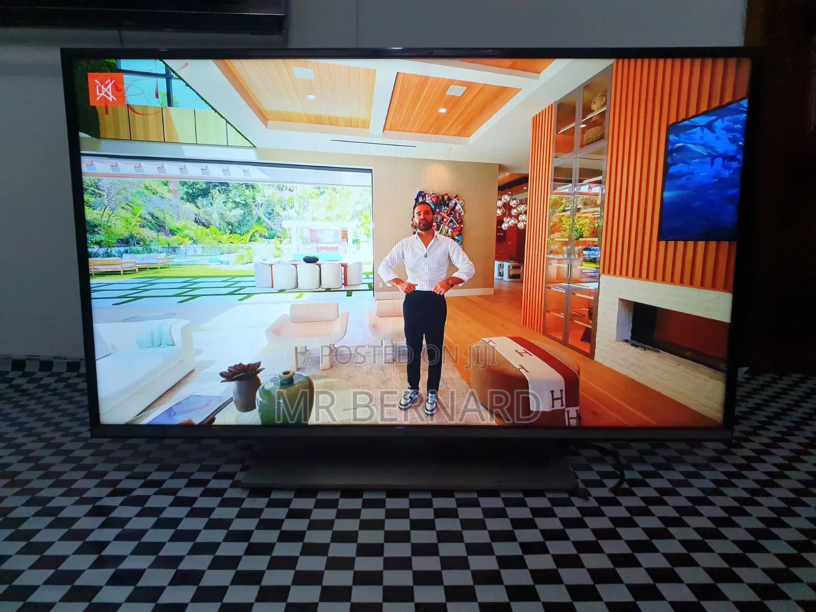 TV 32inches Smart Digital Satellite