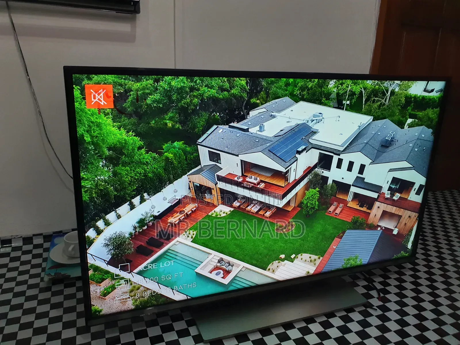 TV 32inches Smart Digital Satellite