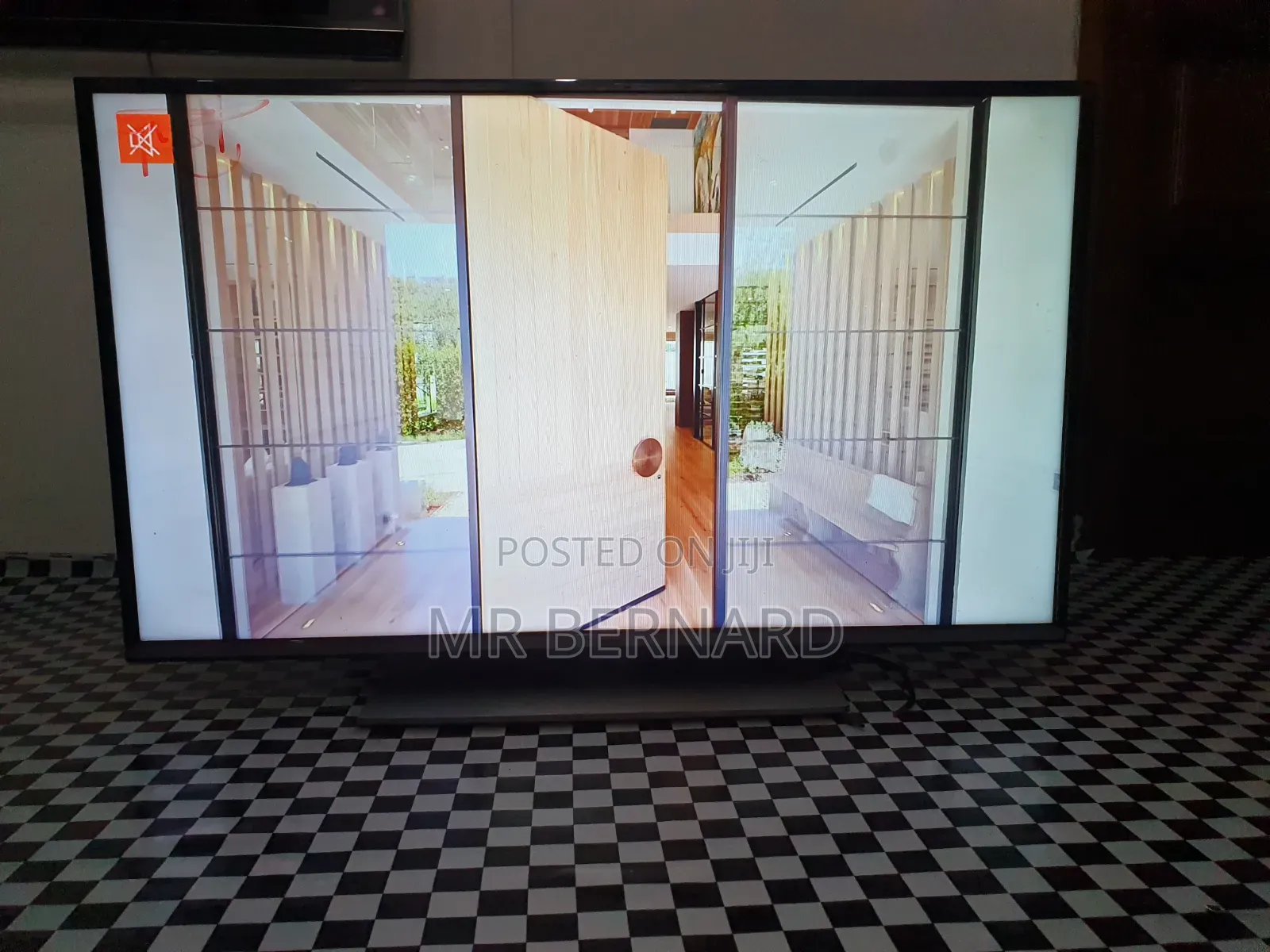 TV 32inches Smart Digital Satellite