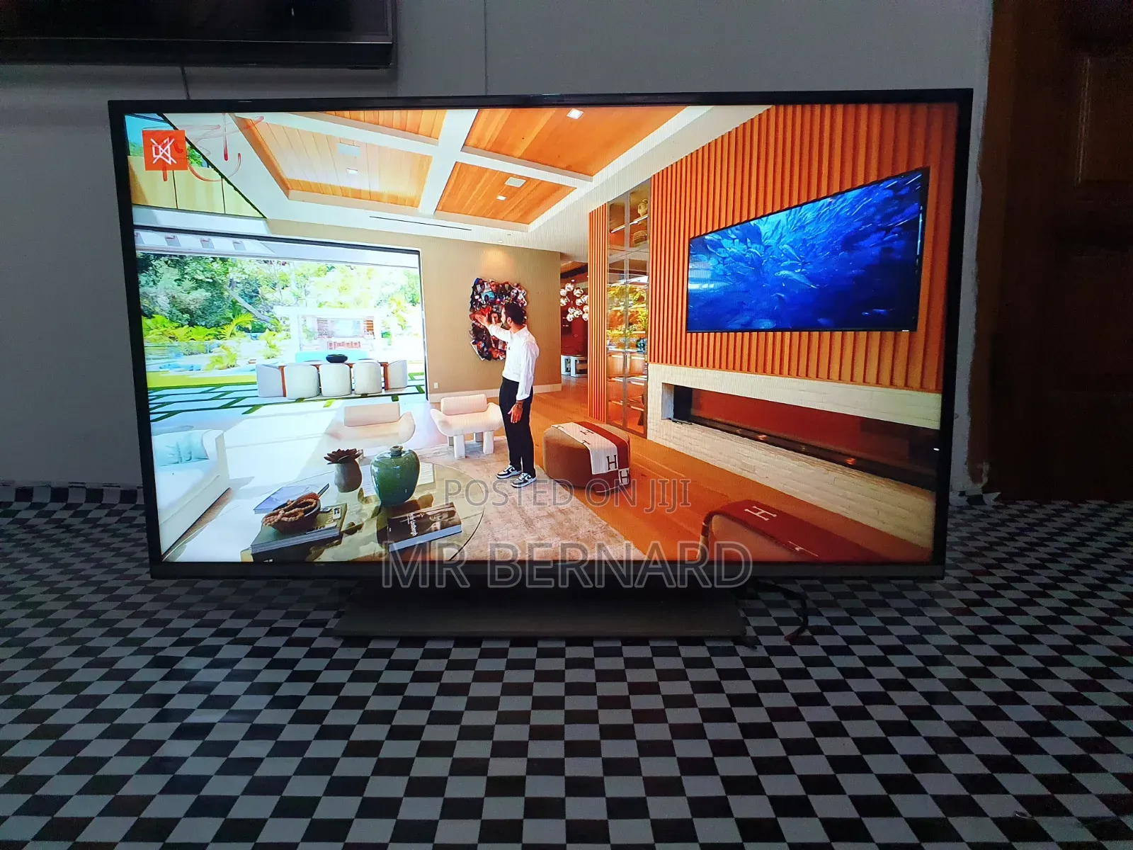 TV 32inches Smart Digital Satellite