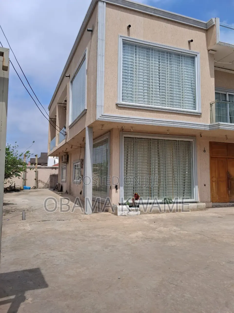 10bdrm House in Laryea Homes, Ability for sale