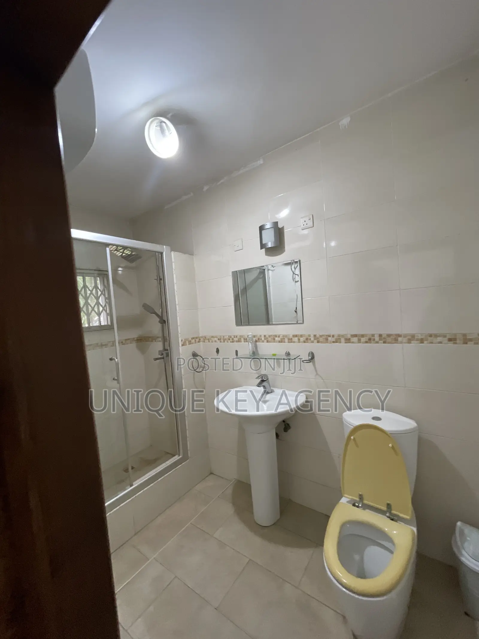 3bdrm House in Unique Key Agency, East Legon for rent