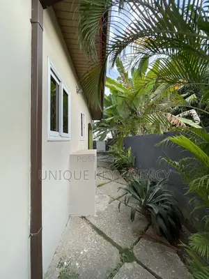 3bdrm House in Unique Key Agency, East Legon for rent