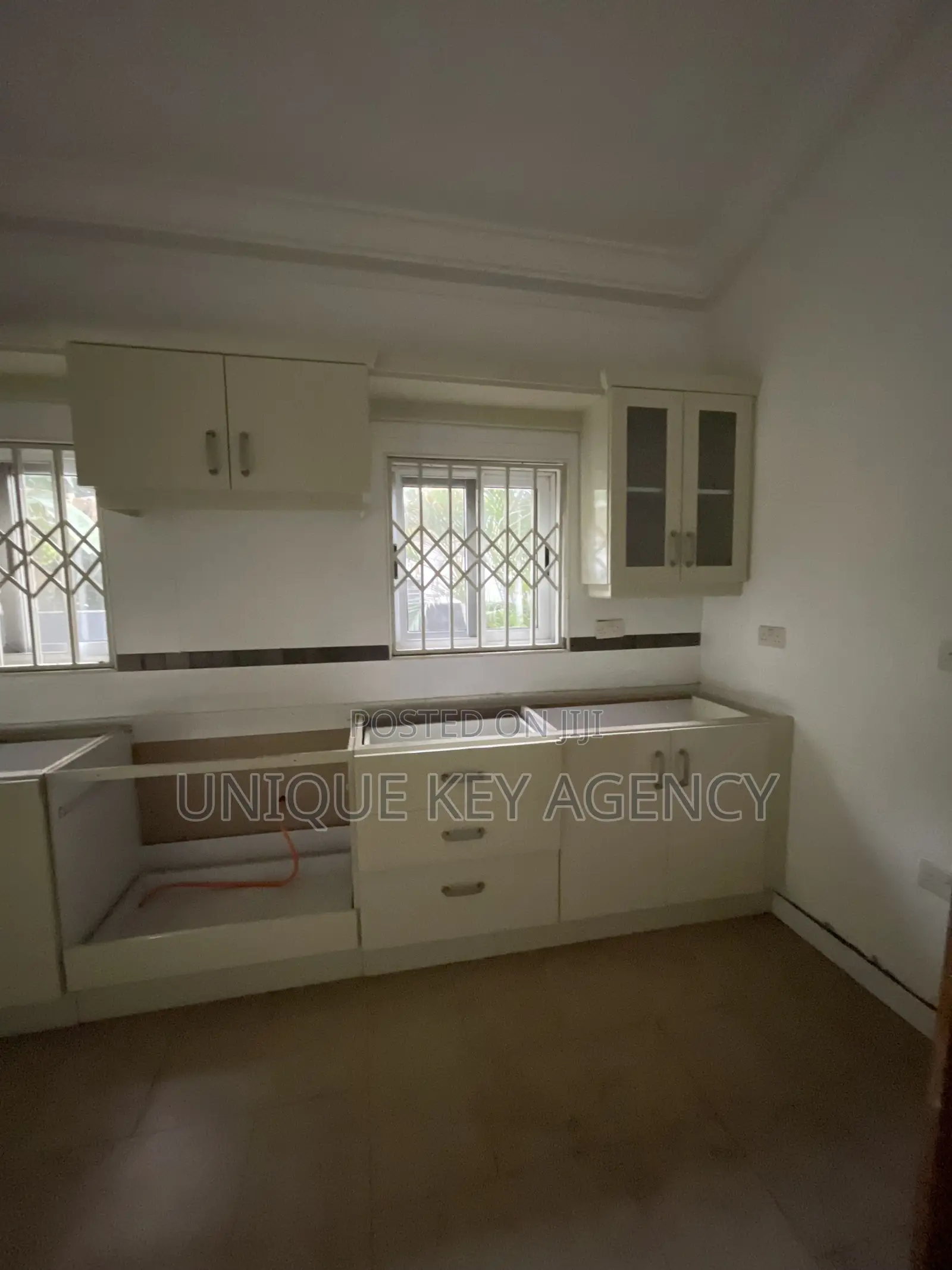 3bdrm House in Unique Key Agency, East Legon for rent