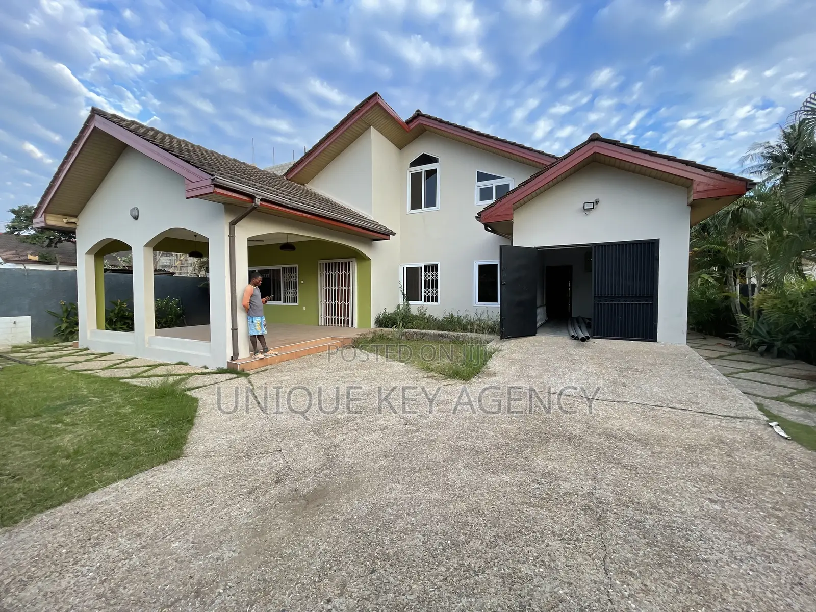 3bdrm House in Unique Key Agency, East Legon for rent