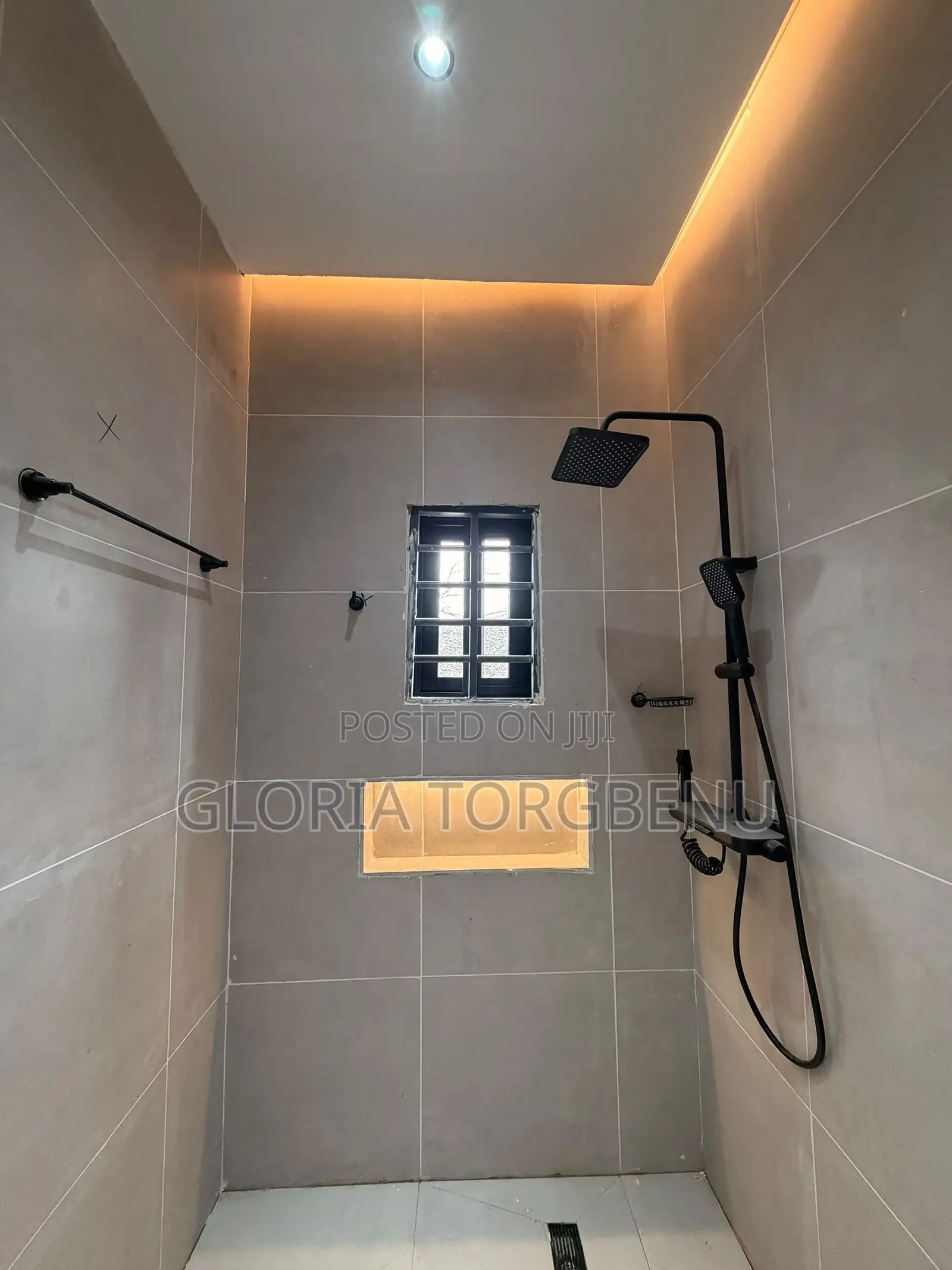 3bdrm House in Lake Side Estate for sale