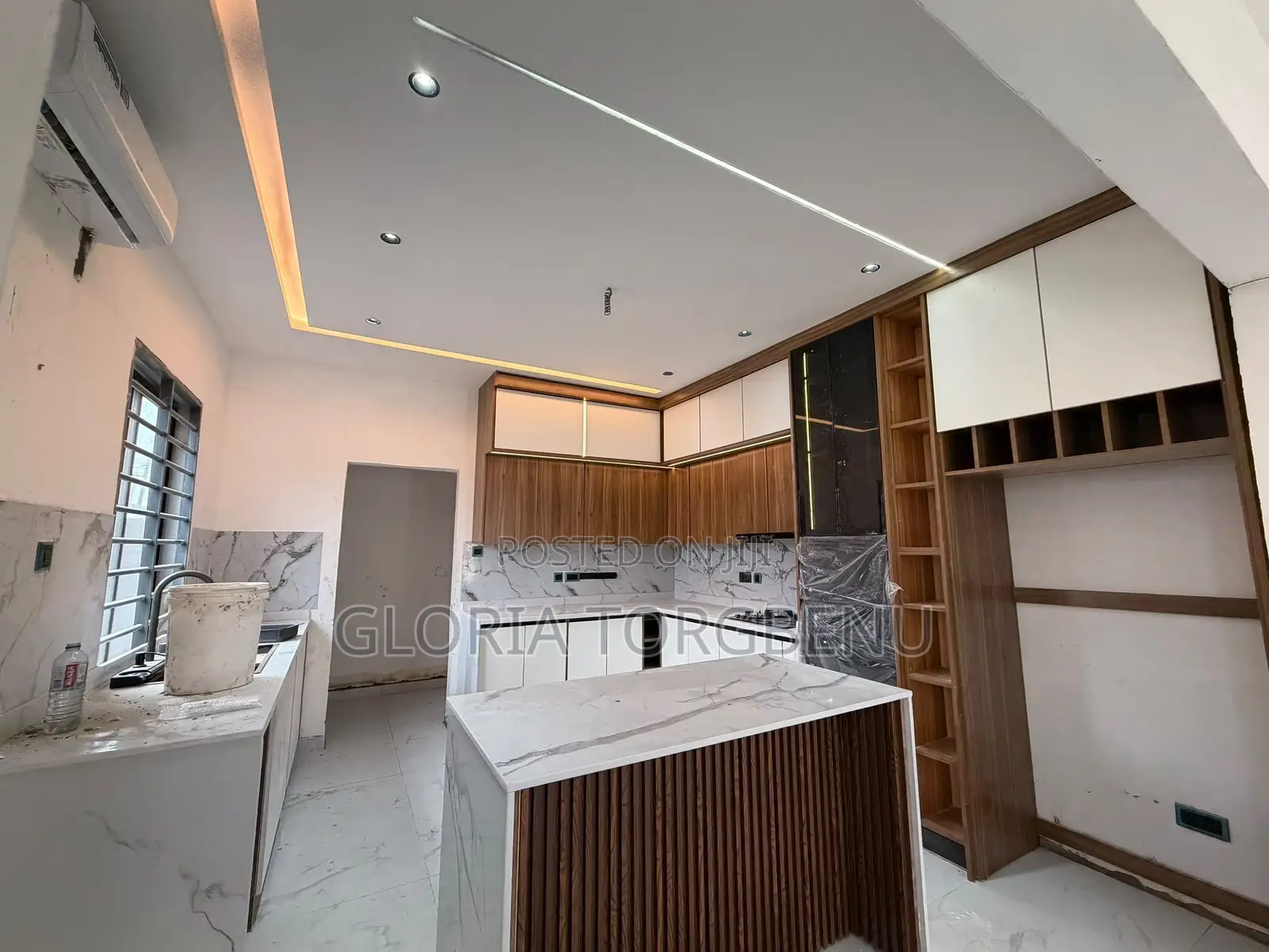 3bdrm House in Lake Side Estate for sale