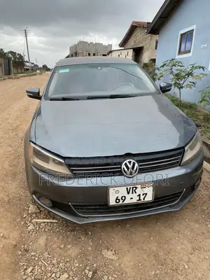 Volkswagen Jetta 4dr Sedan (2.0L 4cyl 5M) 2014 Gray