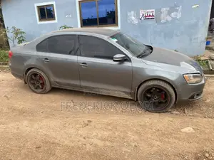 Volkswagen Jetta 4dr Sedan (2.0L 4cyl 5M) 2014 Gray