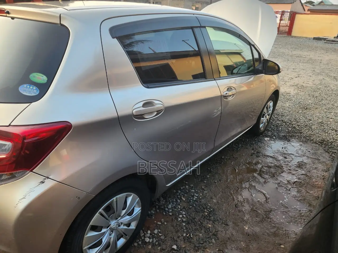 Toyota Vitz 1.3 FWD 5dr 2014 Gray