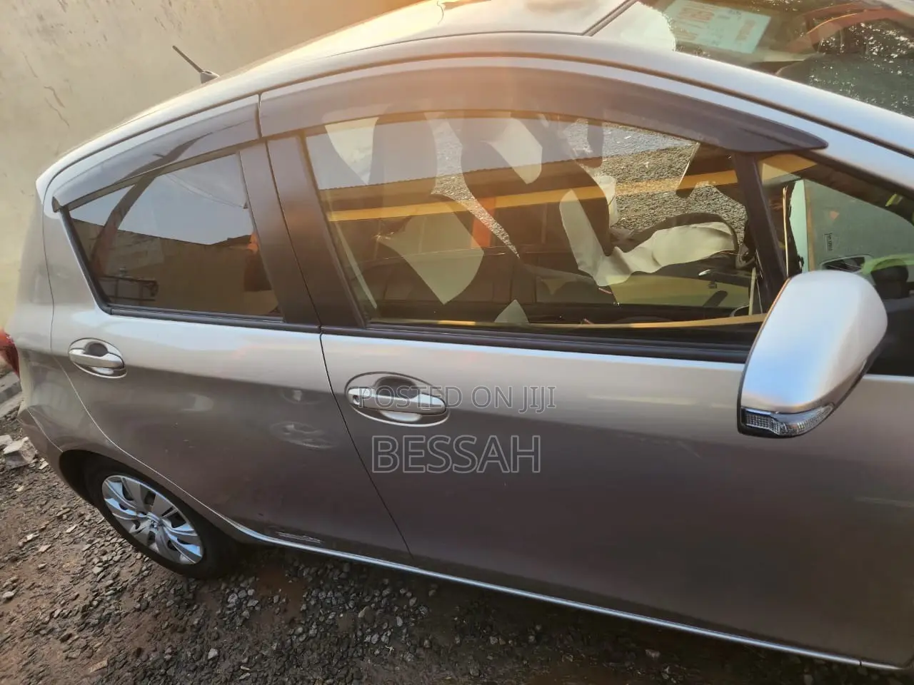 Toyota Vitz 1.3 FWD 5dr 2014 Gray
