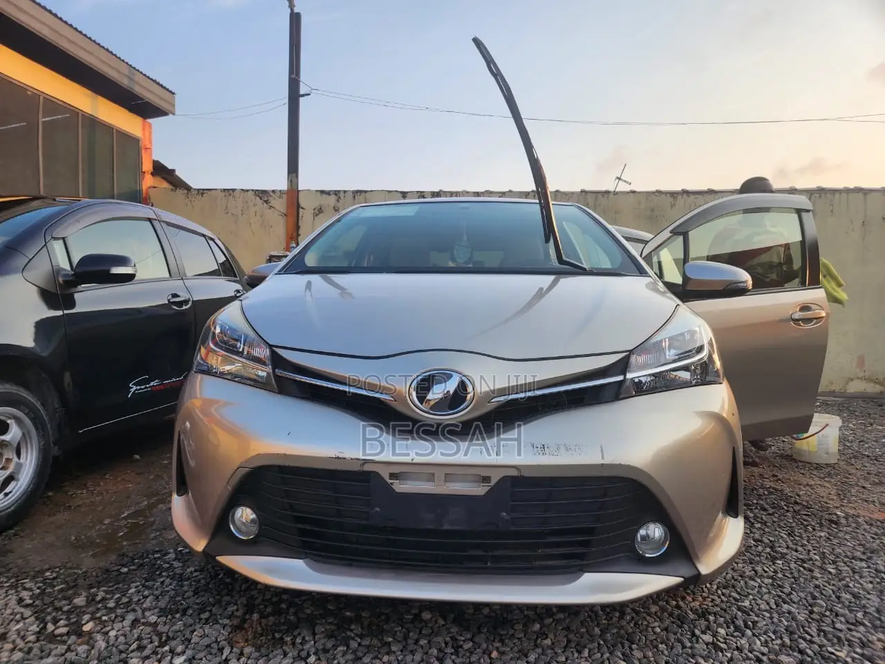 Toyota Vitz 1.3 FWD 5dr 2014 Gray