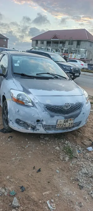 Toyota Yaris 2010 Gray