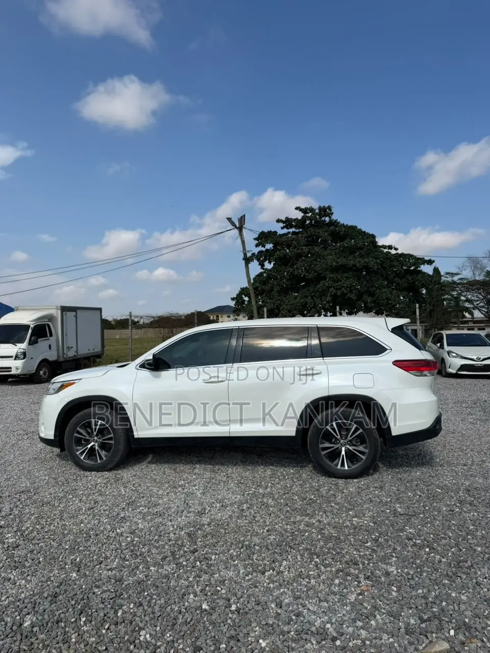 Toyota Highlander LE 2019 White